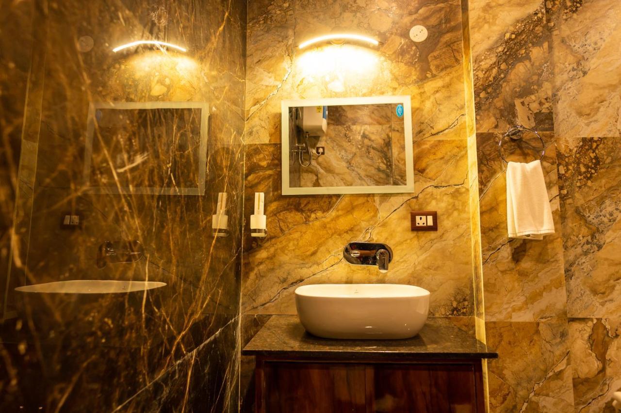 The Kaziranga Address Hotel Екстериор снимка
