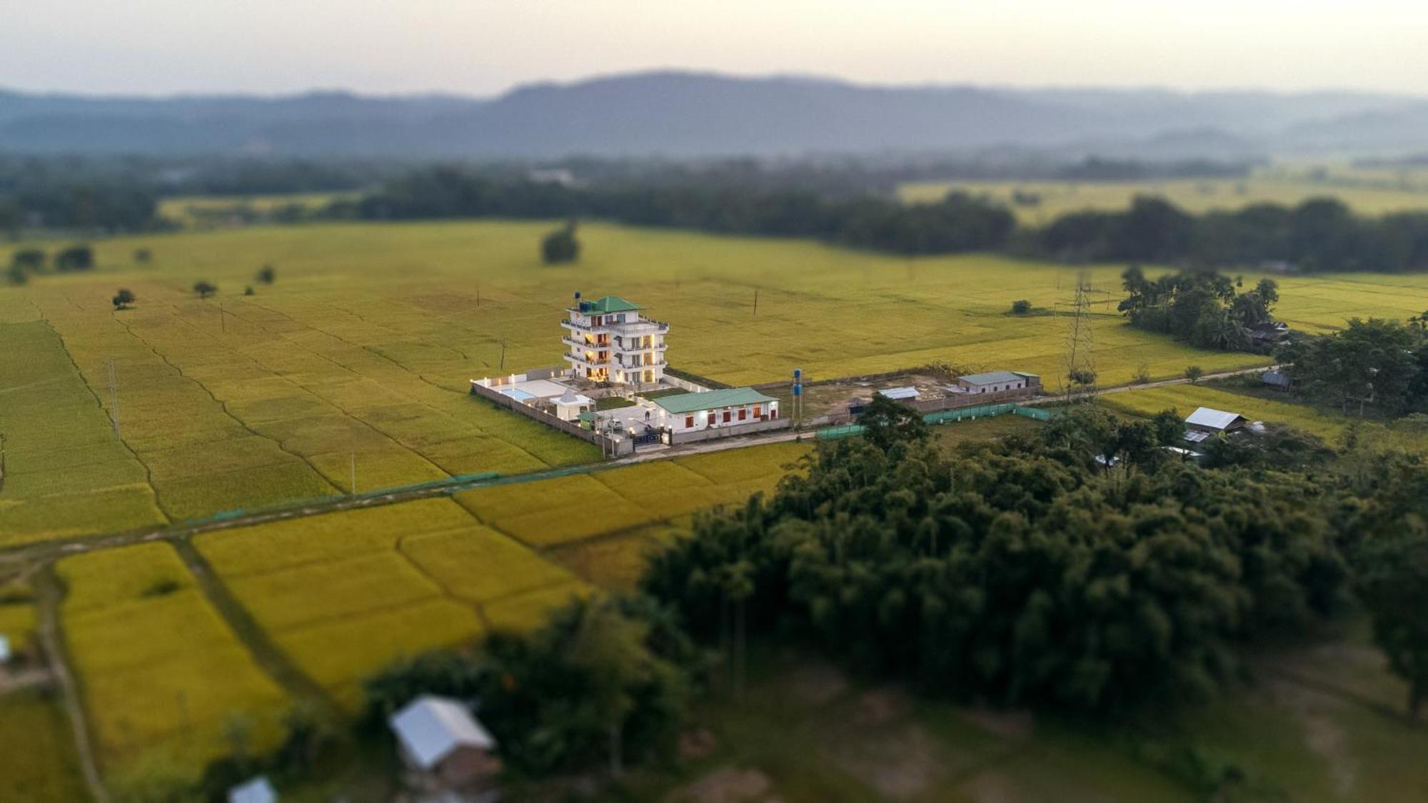 The Kaziranga Address Hotel Екстериор снимка