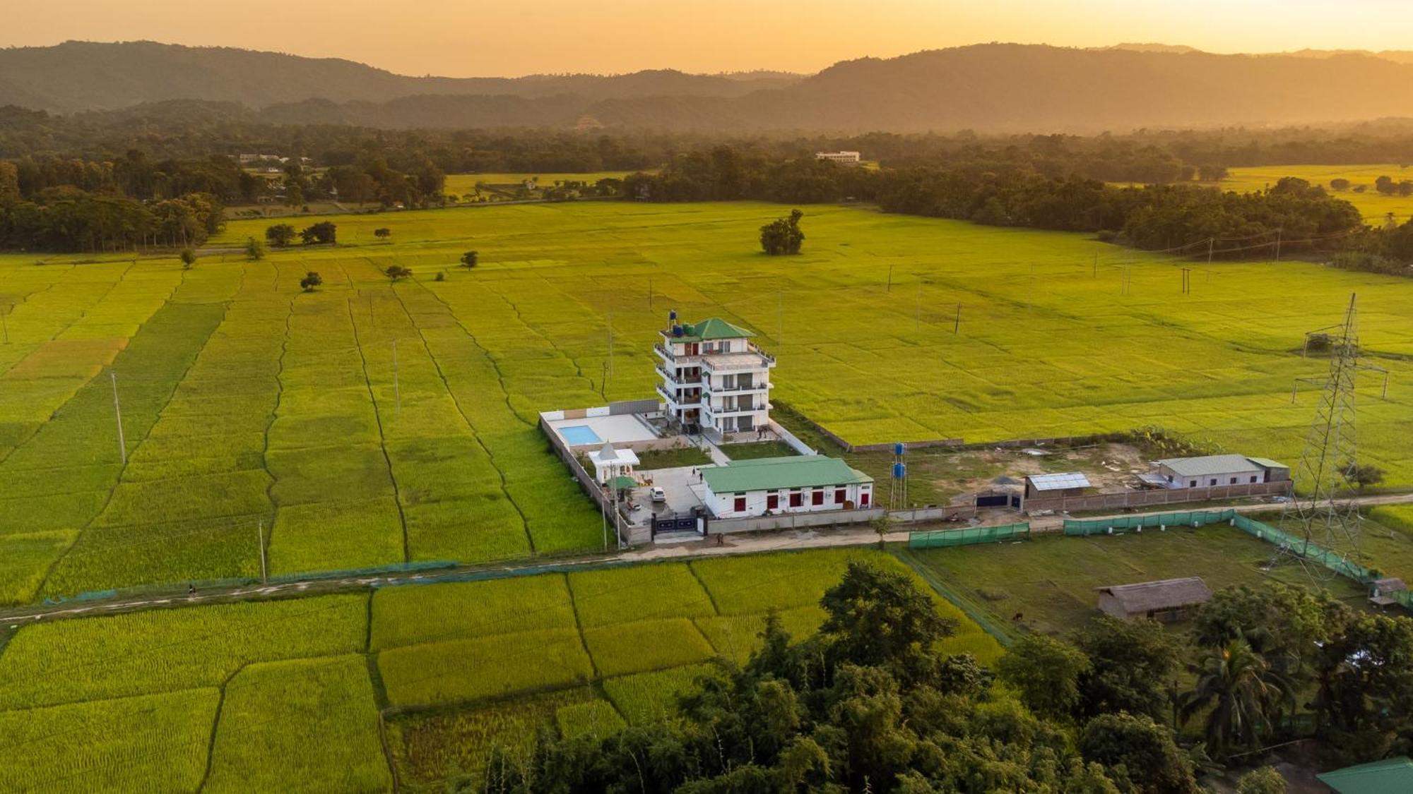 The Kaziranga Address Hotel Екстериор снимка