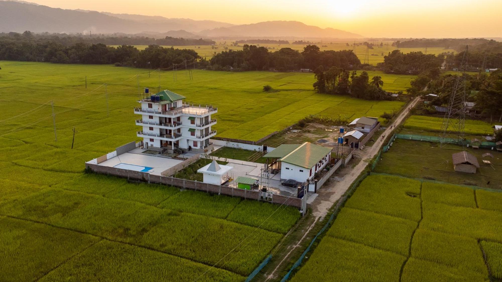 The Kaziranga Address Hotel Екстериор снимка