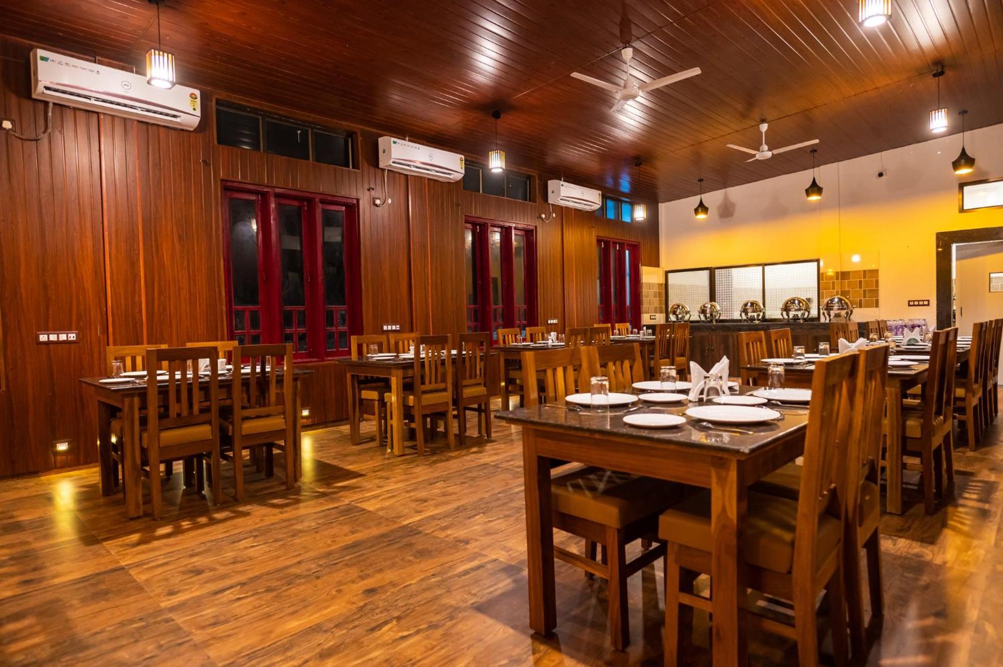 The Kaziranga Address Hotel Екстериор снимка